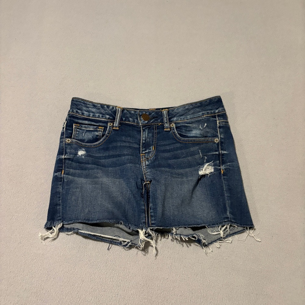American Eagle Super Stretch Distressed Denim Shorts Size 4 Dark Wash Raw Hemmed